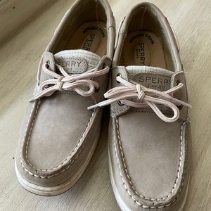 Super adorable Ladies size 6.5 Sperry Boat shoes